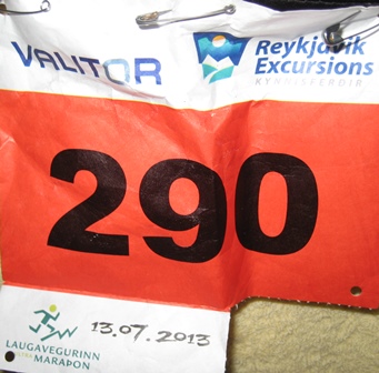 Örlítið velkt þátttökunúmer að hlaupi loknu. Þátttakandinn var líka örlítið velktur, en ekkert umfram það.