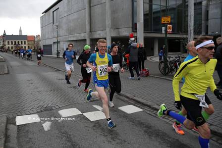 Kampakátur í Vonarstræti  þegar hlaupið var hálfnað. (Ljósm. Hjörtur Stefánsson).