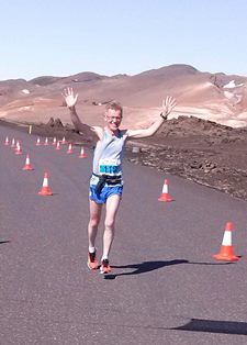 Glaður og þreyttur á síðustu metrunum. (Ljósm. Bergsveinn Símonarson).