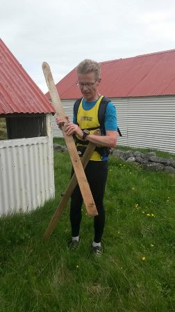 Ég og skíðin sem pabbi smíðaði fyrir mig um daginn. (Ljósm. Dofri).