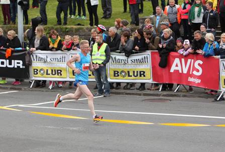 Tekið á því á síðustu metrunum. (Ljósm. Jón Kristinn Haraldsson).