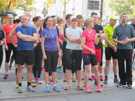 Beðið eftir grænu ljósi í mjúku morgunskokki í München.