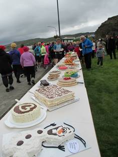 Sýnishorn af móttökum Hólmvíkinga eftir Hamingjuhlaupið.