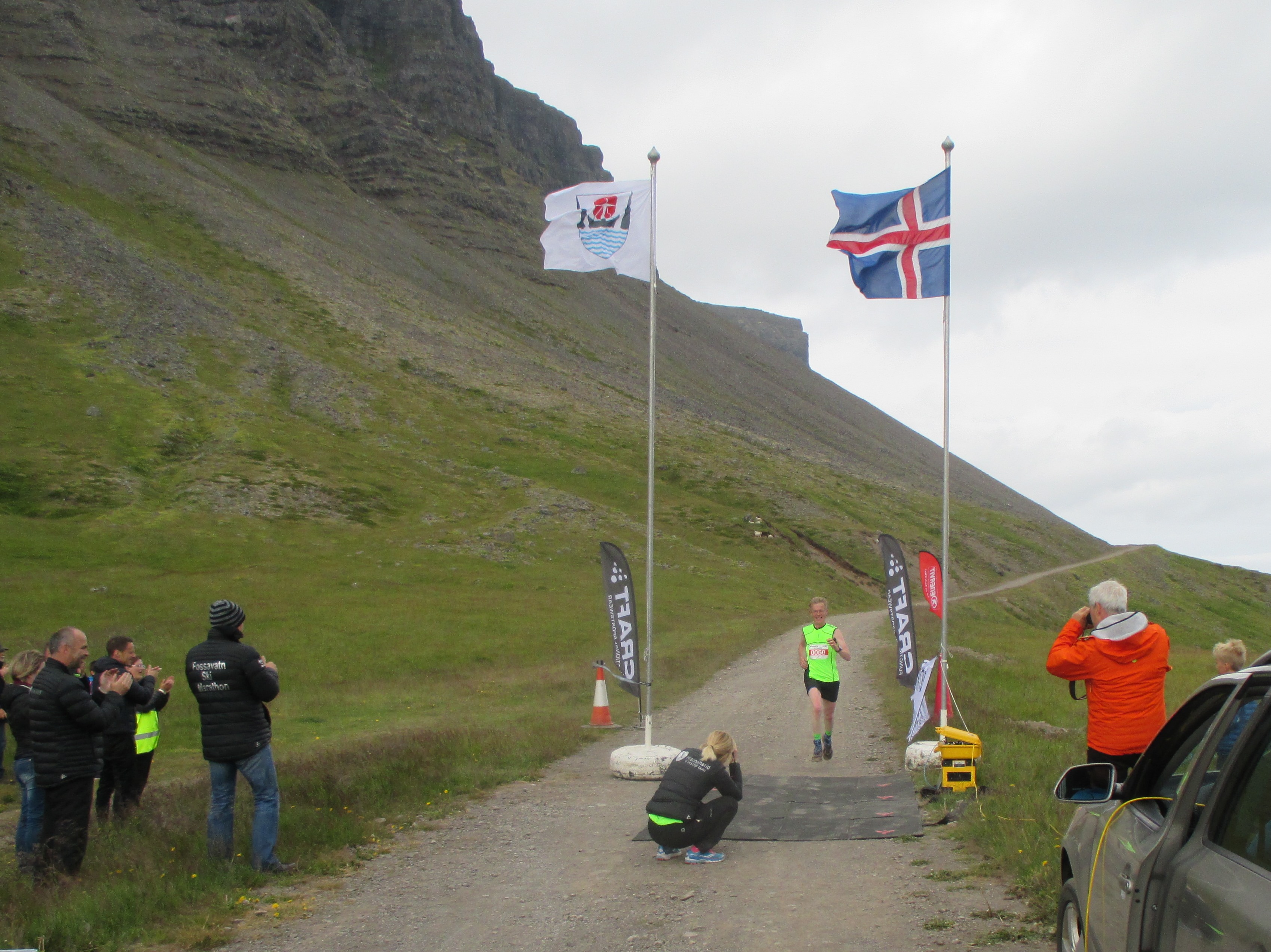 Á marklínunni í Dýrafirði. 45 km að baki. (Ljósm. Björk Jóh.)